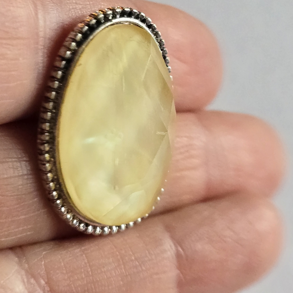 Oval pin with pale yellow faceted faux gem silver tone brooch broach - Picture 8 of 10